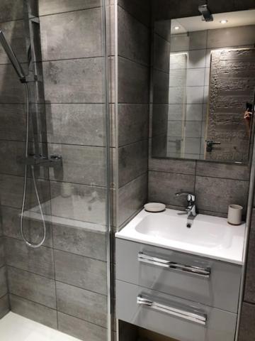 Appartement Chaleureux Au Pied Des Pistes, 4 Personnes, Wifi Val Thorens Luaran gambar