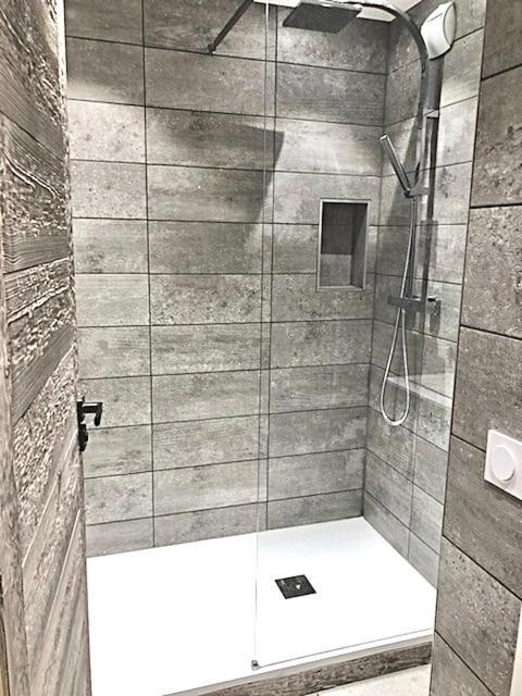 Appartement Chaleureux Au Pied Des Pistes, 4 Personnes, Wifi Val Thorens Luaran gambar
